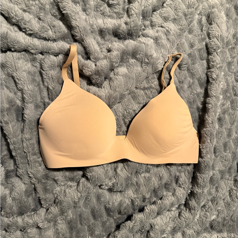 Victoria’s Secret T-Shirt Lightly Ligned Wireless Bra